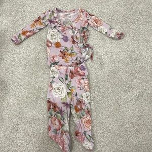 Adorable Posh Peanut set! Only worn once! Size 0-3 months